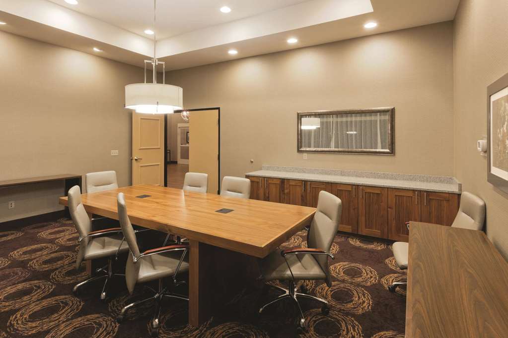 La Quinta Inn & Suites by Wyndham Butte - photo 35