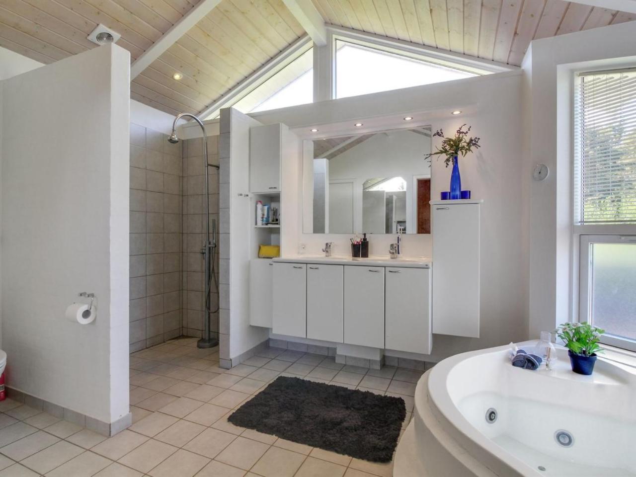 Holiday Home Villads 1km from the sea by Interhome — 4-Star Luxury Hotel in Lokken, Denmark