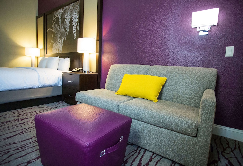 DoubleTree by Hilton Hotel Savannah Historic District - photo 27
