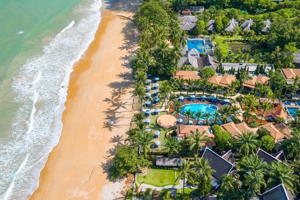 Khaolak Bay Front Resort in Takua Pa, Thailand