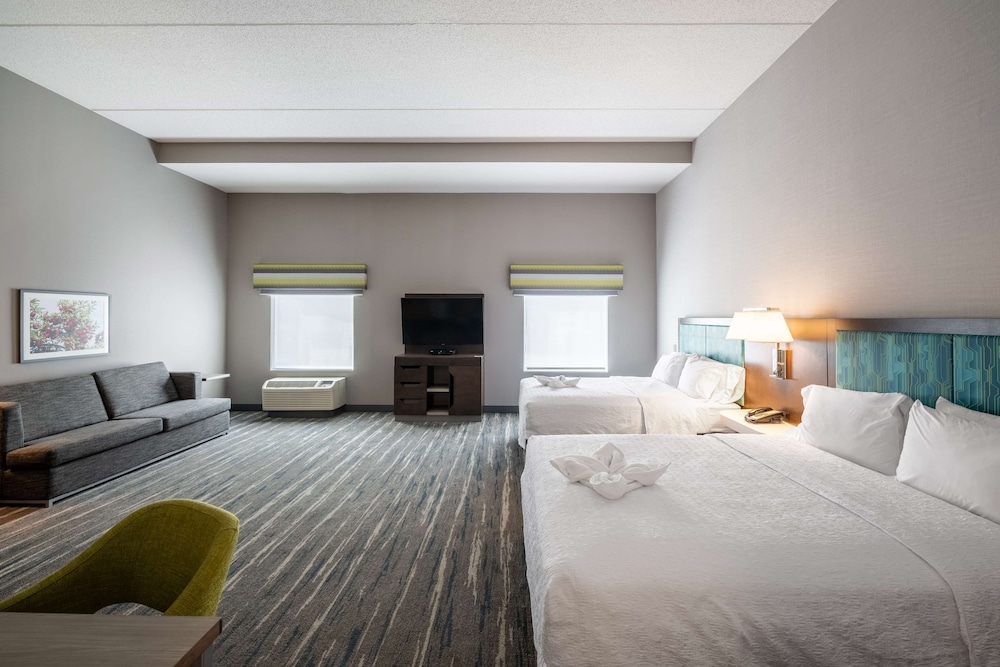 Hampton Inn & Suites Poughkeepsie - photo 27