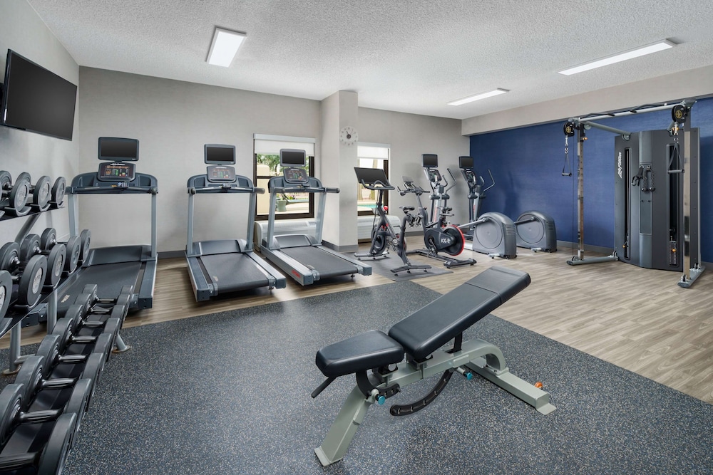 Hampton Inn Phoenix Chandler - photo 18