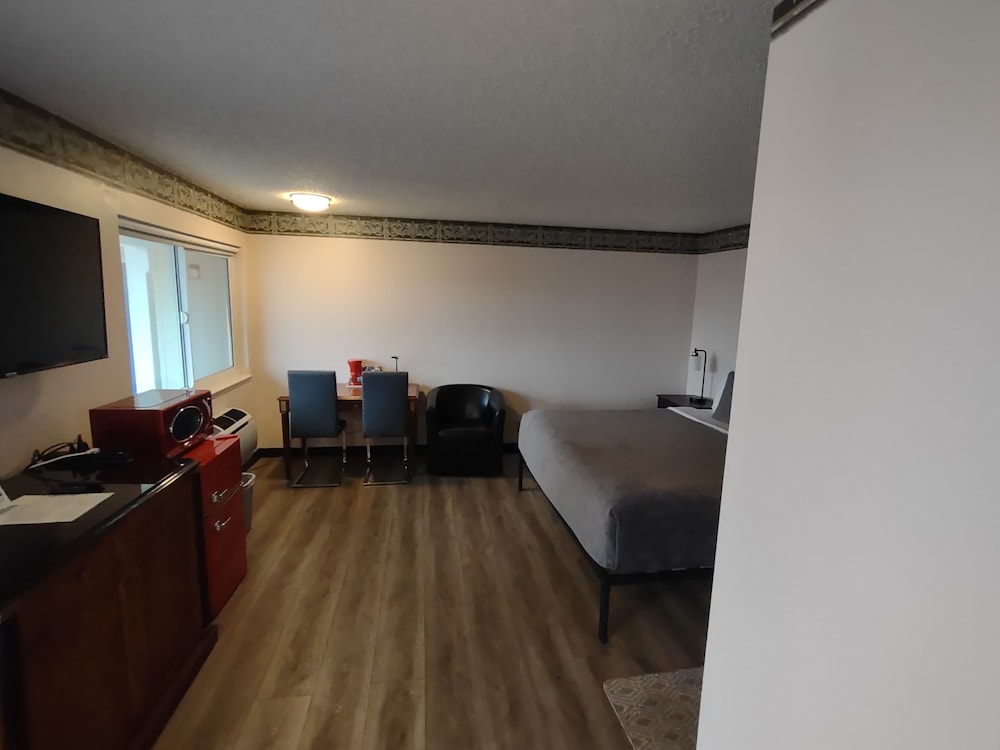 Coast Riders Inn - photo 55