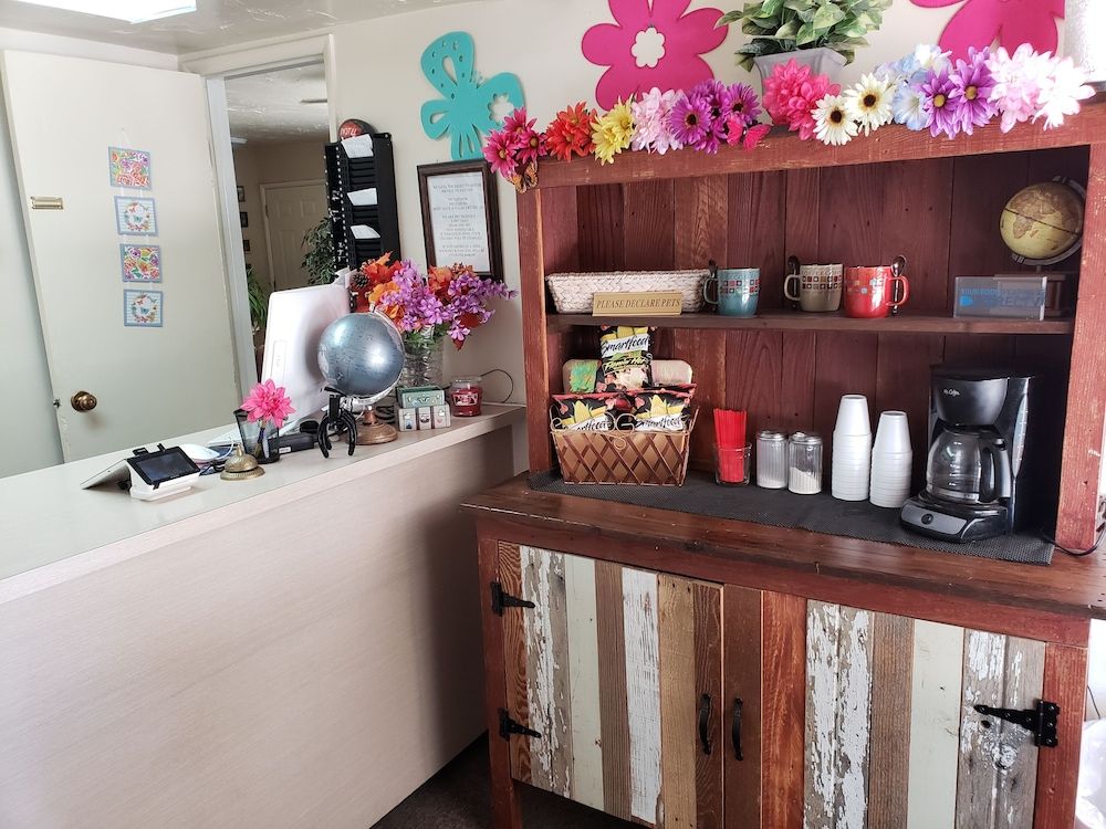 Amber Inn Motel - photo 3