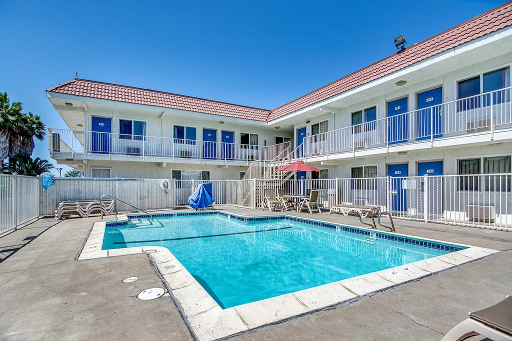Motel 6 Stockton CA Charter Way West - photo 16