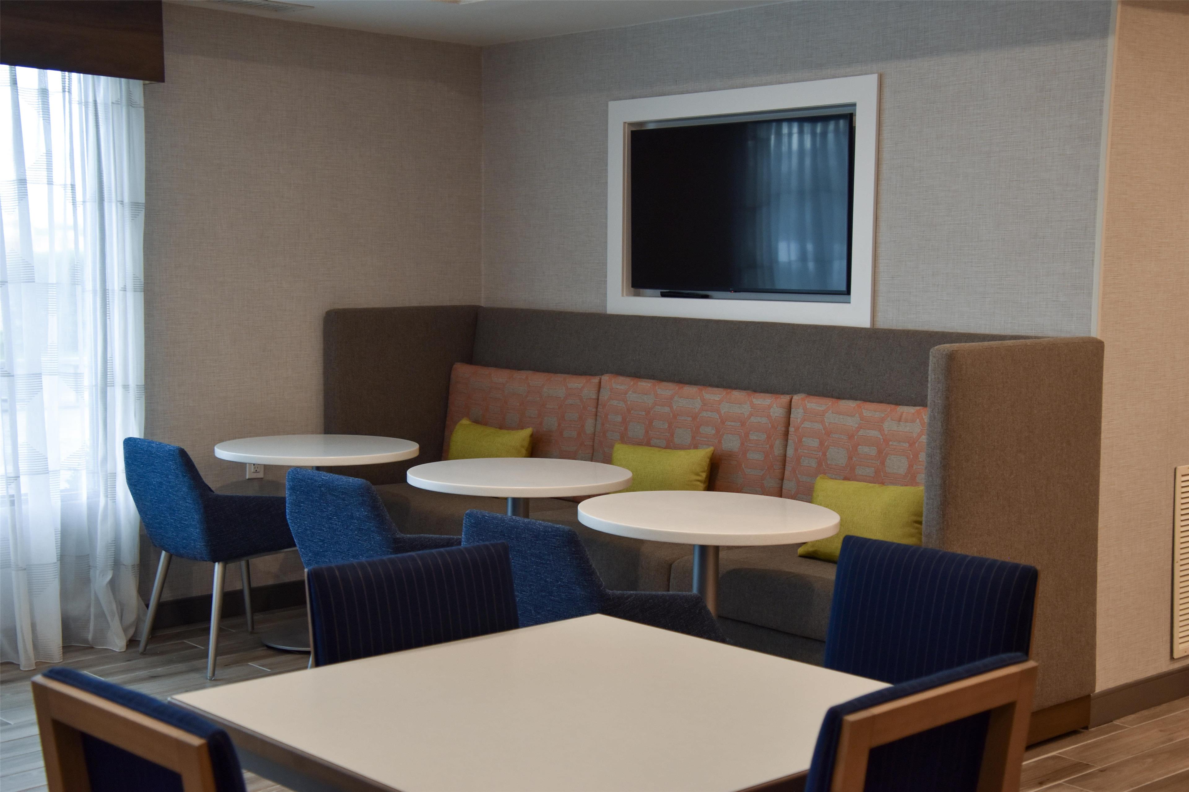 Hampton Inn Frankfort - photo 6