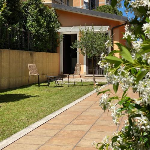 La Casetta Bilocale con giardino privato — 4-Star Luxury Hotel in Terni, Italy