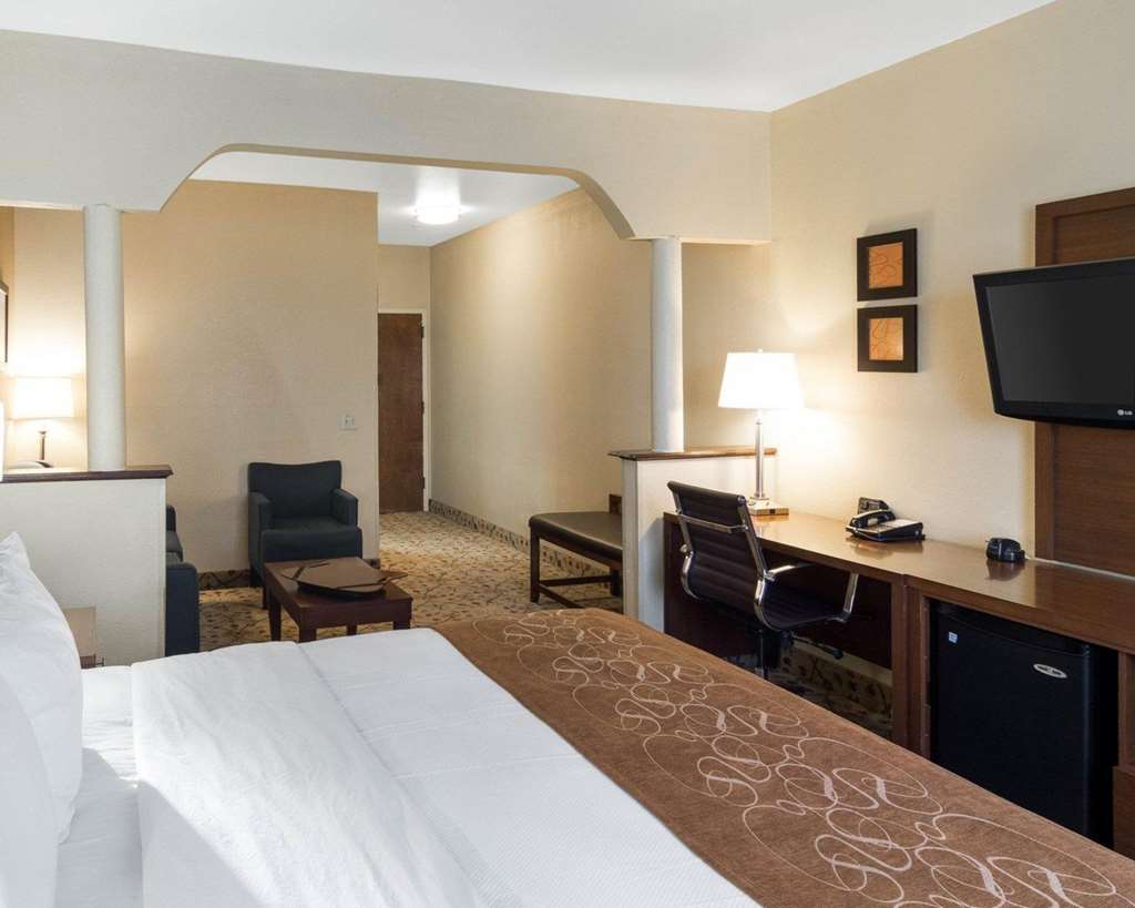 Quality Suites Midland North Loop 250 - photo 18