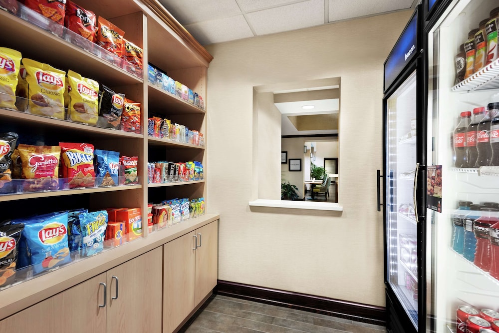 Hampton Inn & Suites Brunswick - photo 31