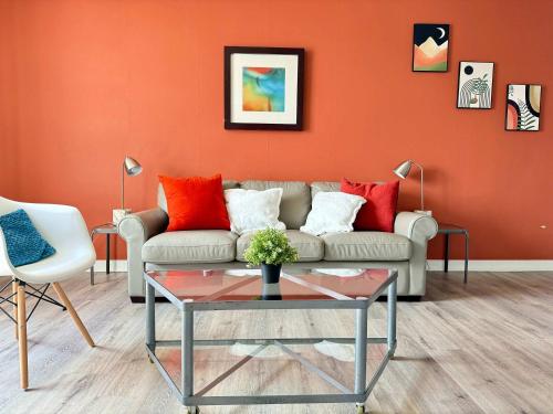 Heart Downtown City View Onsite Parking King Bed LM807