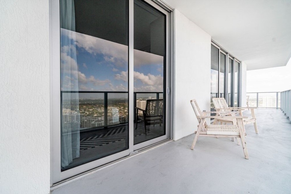 Hyde Beach House Luxury Condo resort 2 Bedroom Condo by RedAwning - photo 29
