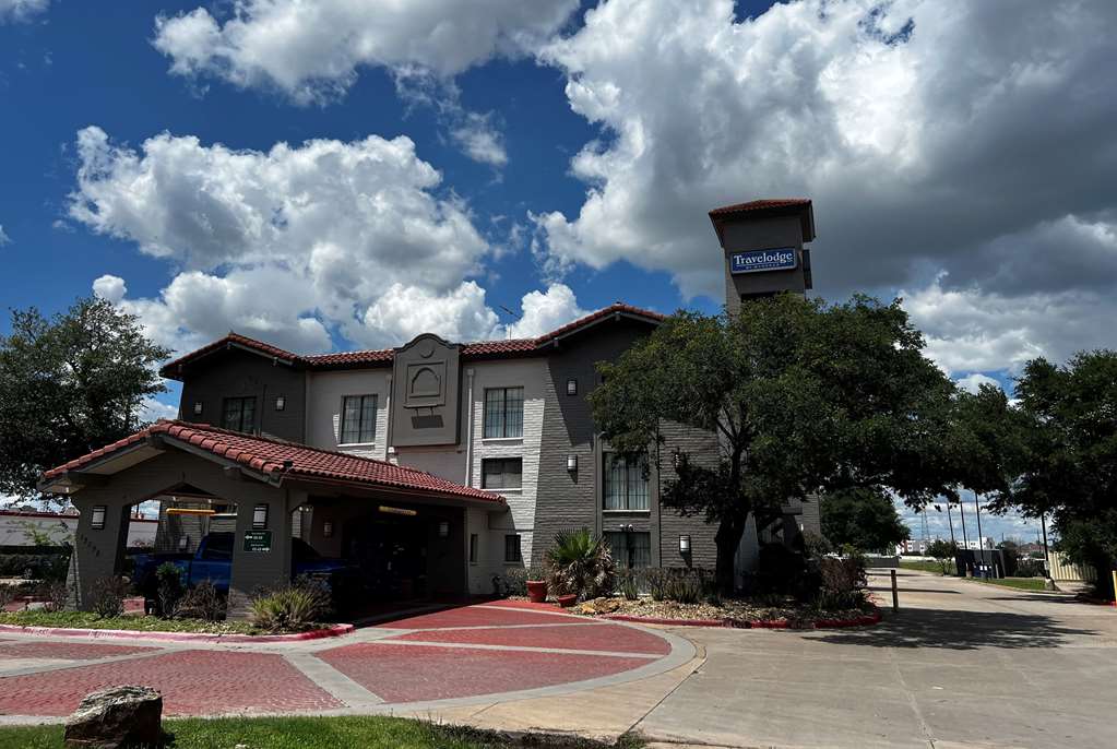 Travelodge by Wyndham Houston Cy Fair - photo 2