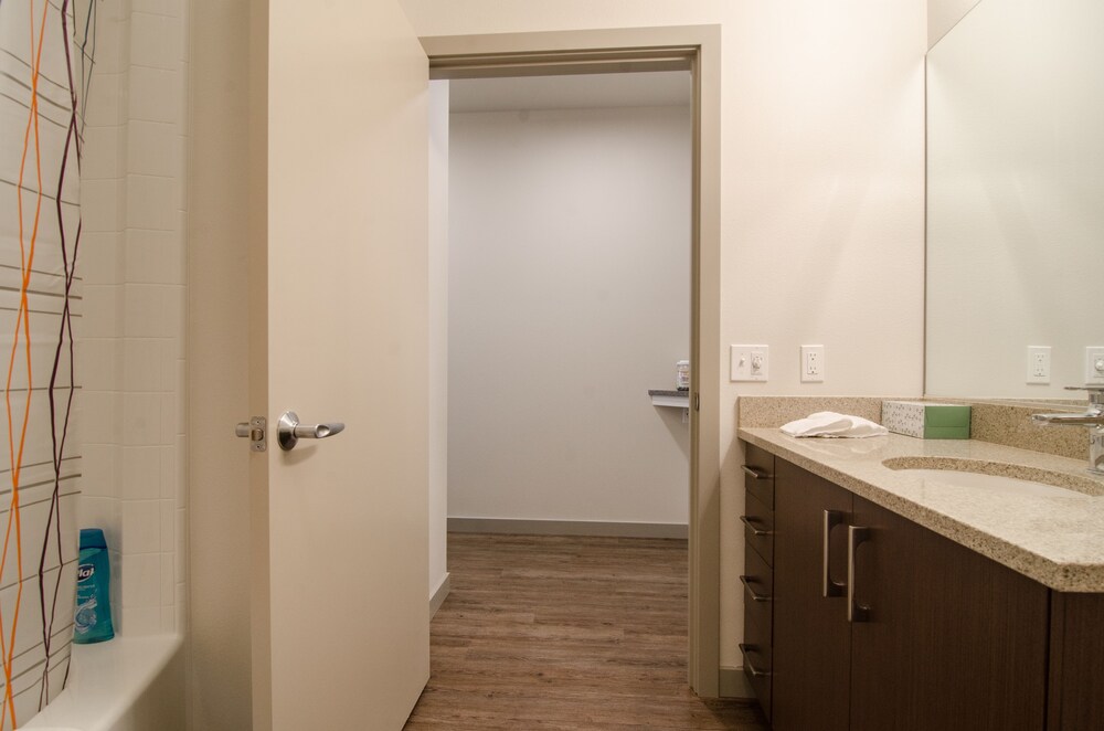Capitol Hill Suites by Luxe Hubs - photo 55