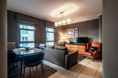 Home N 5 by Quokka 360 vintage soul flat on Como Cathedral — 4-Star Luxury Hotel in Como, Italy
