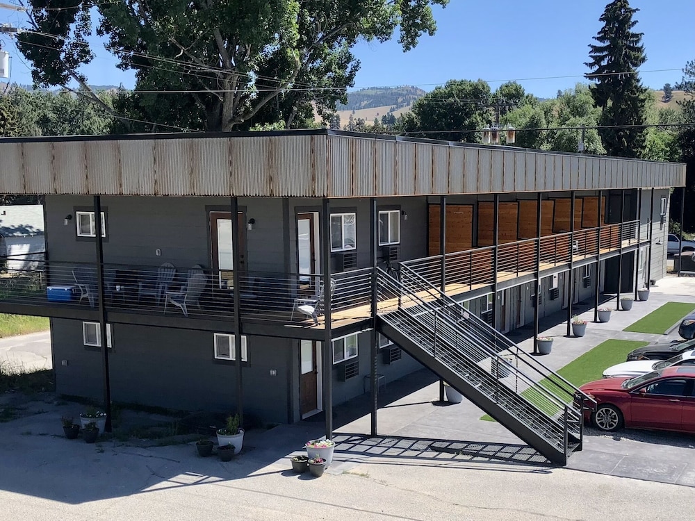 The Darmont Hotel and Suites — hotel in Darby