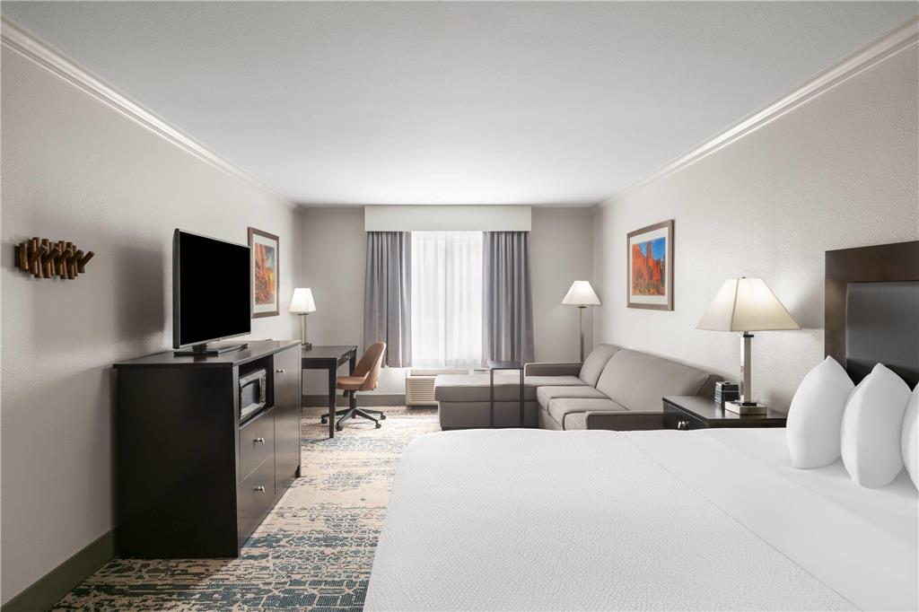 La Quinta Inn & Suites by Wyndham Moab - photo 25