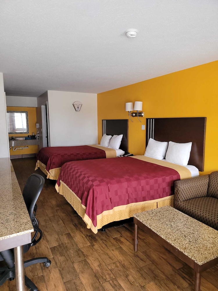 Texas Inn & Suites Raymondville - photo 13