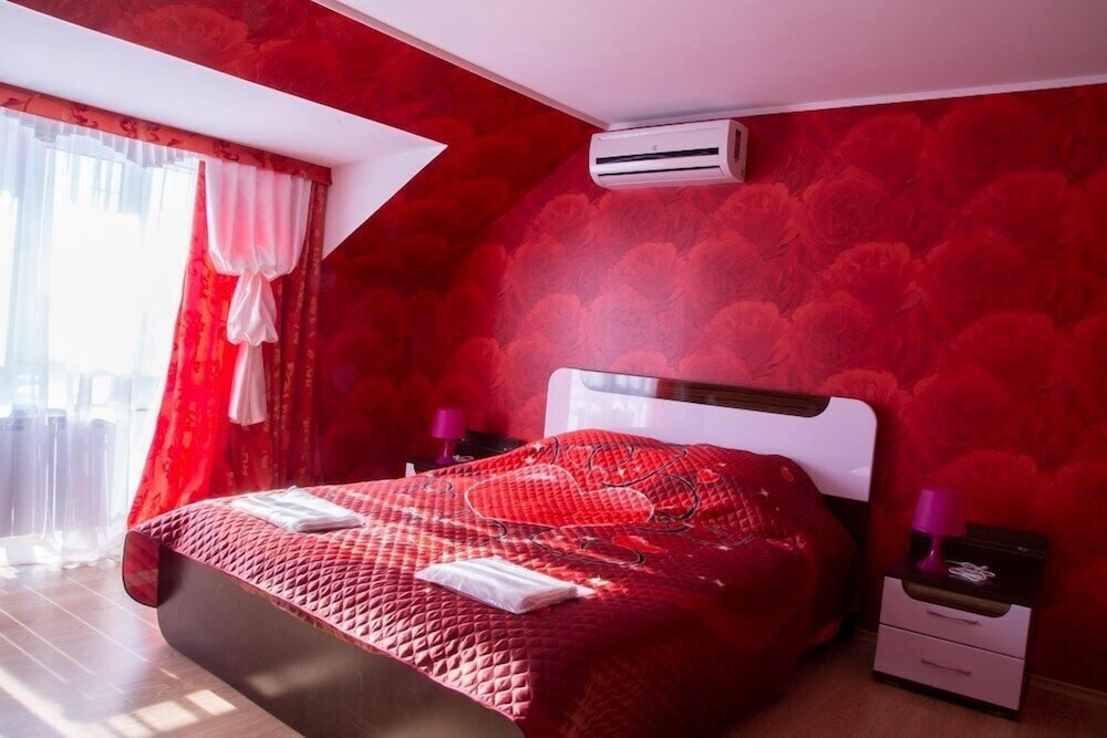 Golden lion — hotel in Omsk