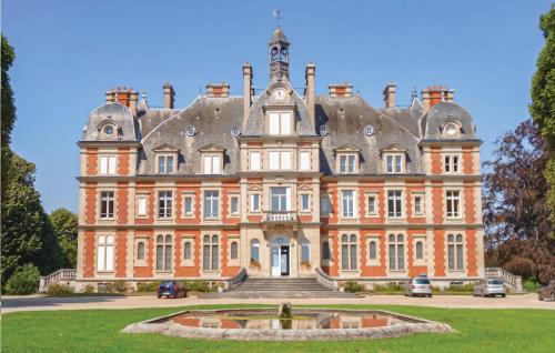 Castle — 4-Star Luxury Hotel in Pierrefonds, France