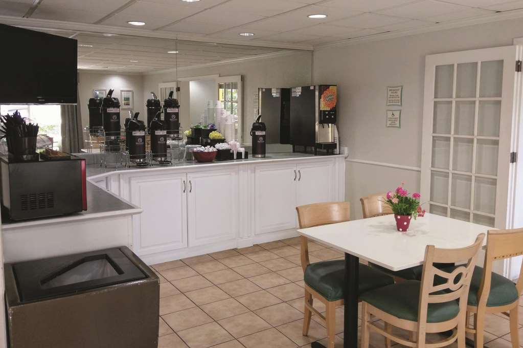 La Quinta Inn & Suites by Wyndham Melbourne Viera - photo 37