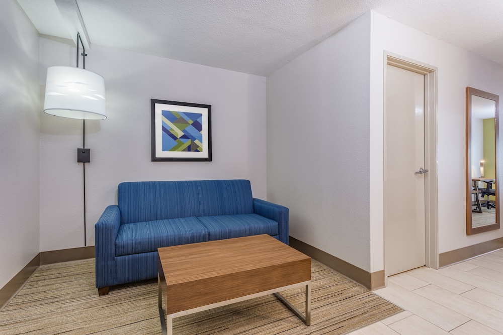 Holiday Inn Express & Suites Scottsburg by IHG - photo 14