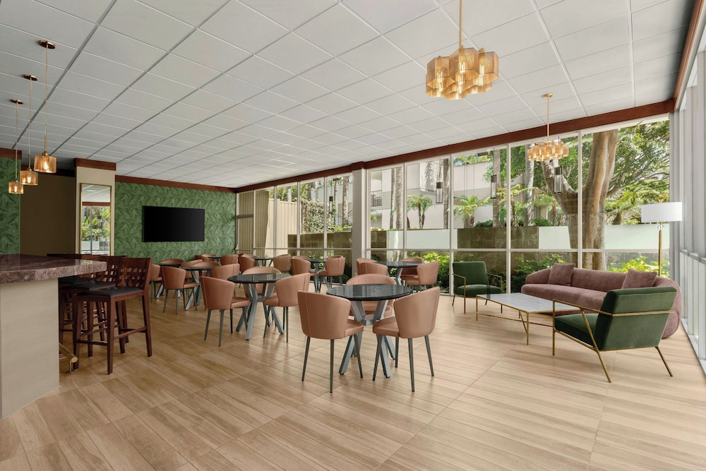 Sheraton La Jolla Hotel - photo 22
