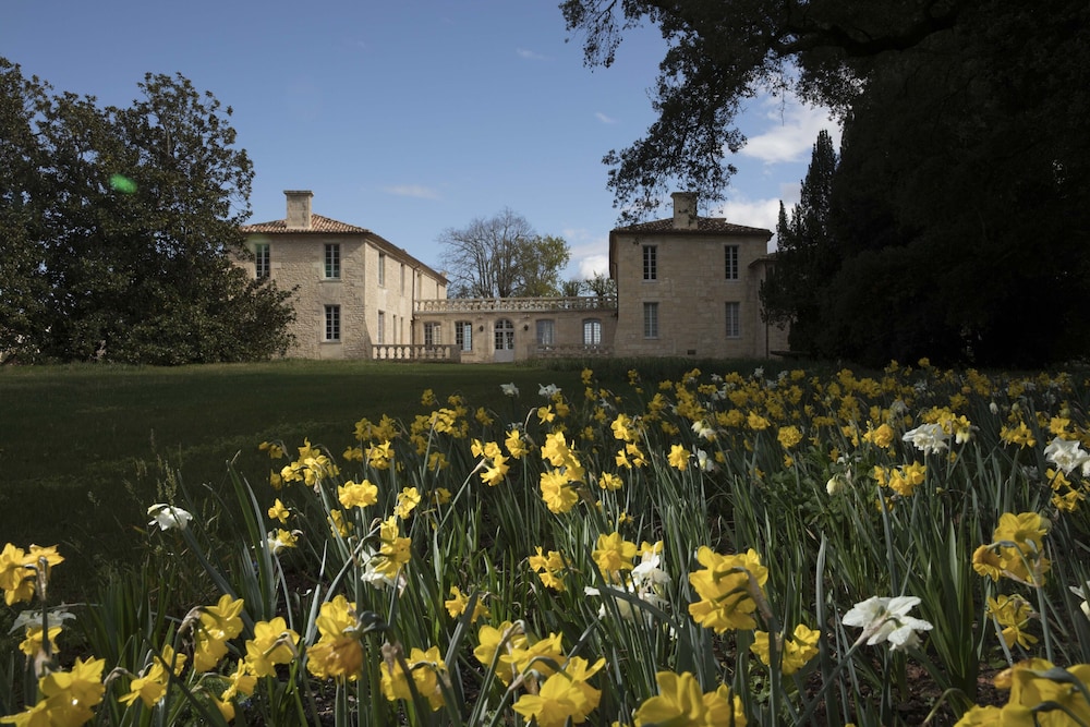 Château de Ferrand — 4-Star Luxury Hotel in Saint-Hippolyte-Du-Fort, France