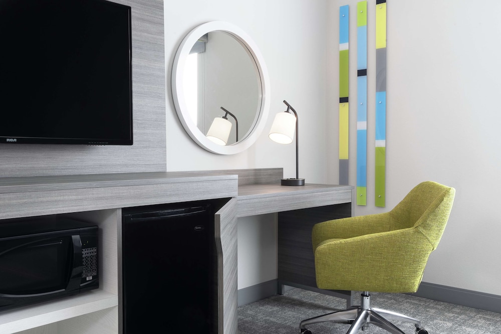 Hampton Inn O'Fallon - photo 9