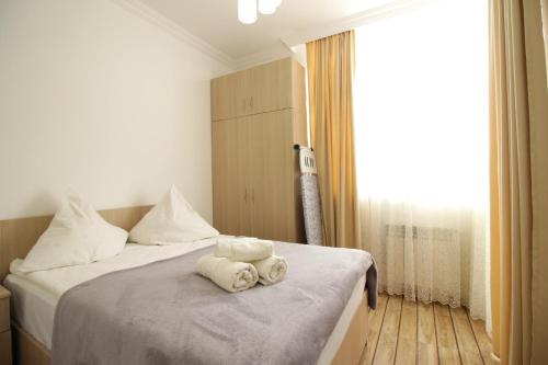 Tamar's Apartment
