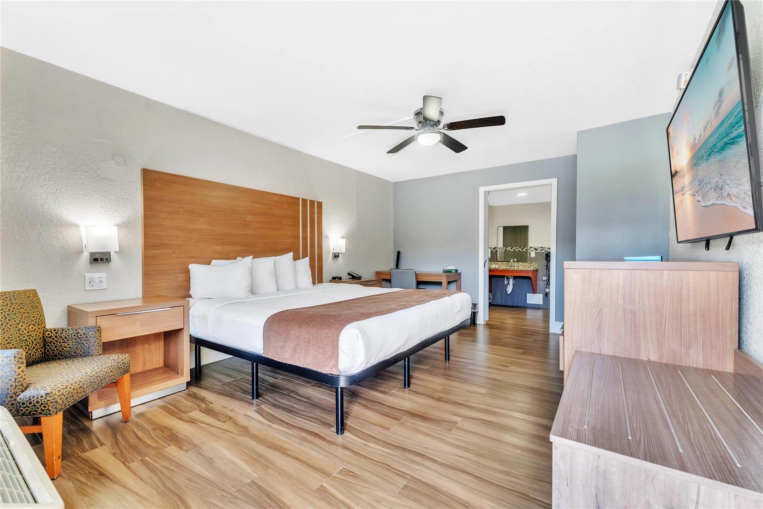 Rodeway Inn & Suites Fort Lauderdale Airport & Cruise Port - photo 42