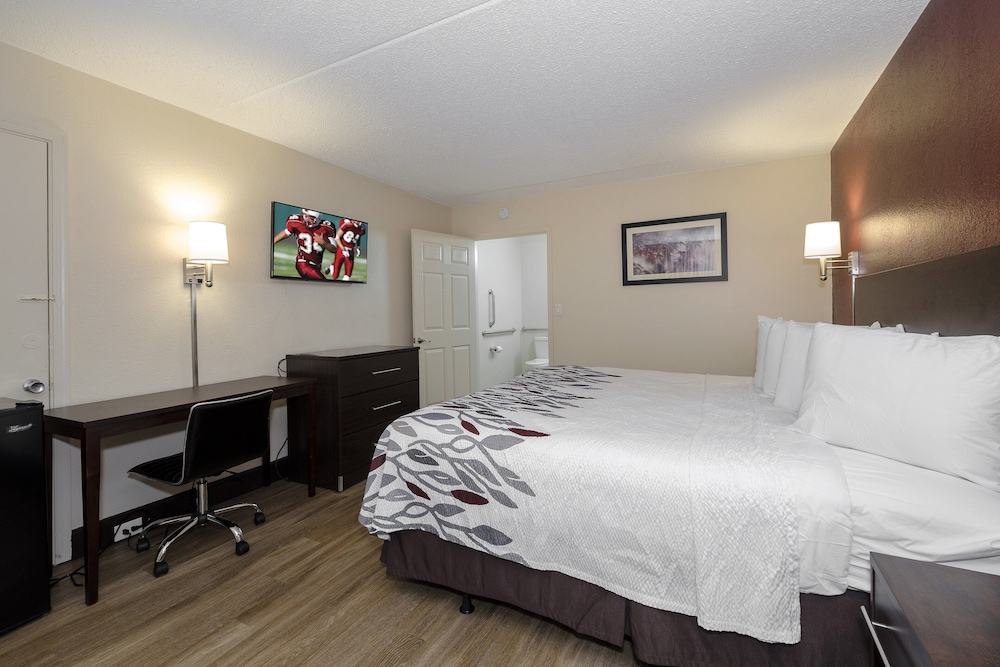 Red Roof Inn Fredericksburg North - photo 13