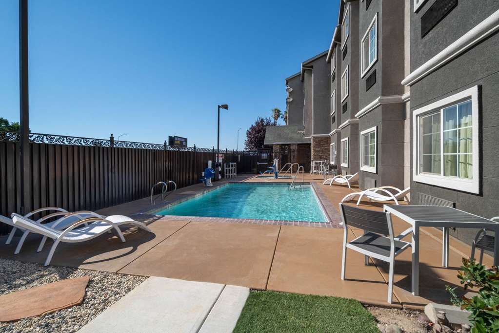 Microtel Inn & Suites by Wyndham Tracy - photo 12