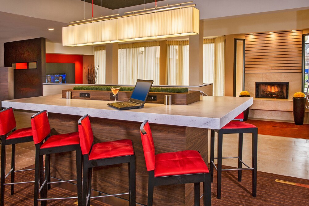 Courtyard by Marriott Hampton - photo 24