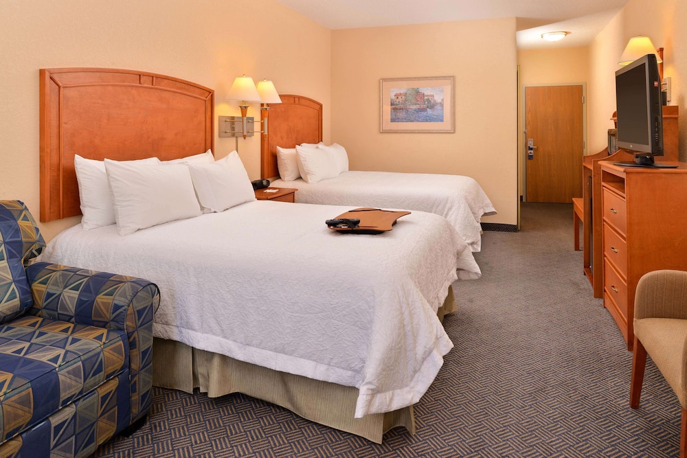 Hampton Inn Grand Island - photo 18