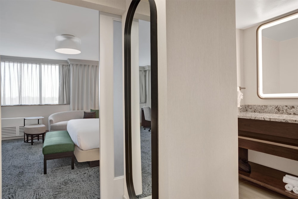 Hilton Arlington National Landing - photo 39