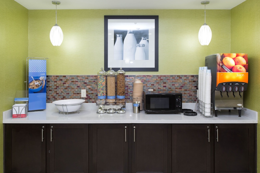 Hampton Inn & Suites Missouri City TX - photo 40