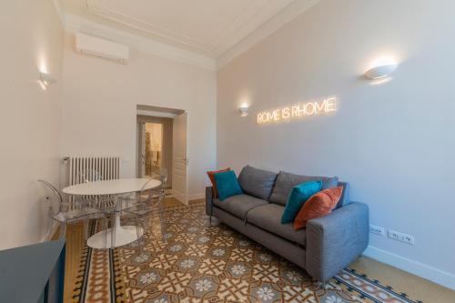 Vintage Ottaviano Apartment — 4-Star Luxury Hotel in Rome, Italy