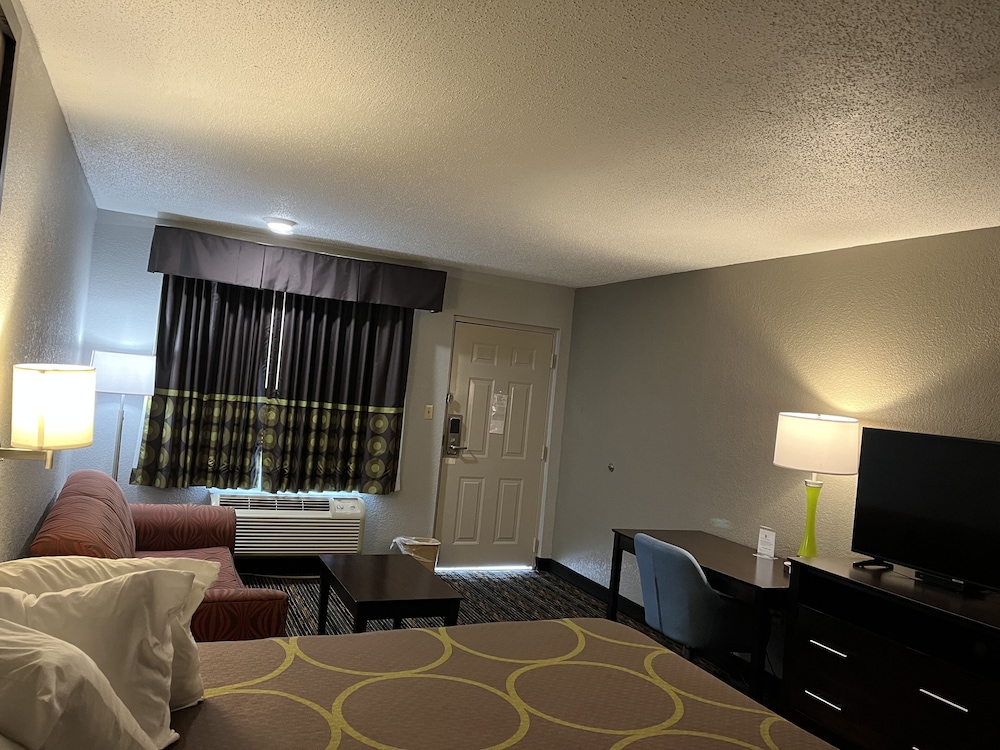 Super 8 by Wyndham Meridian - photo 18