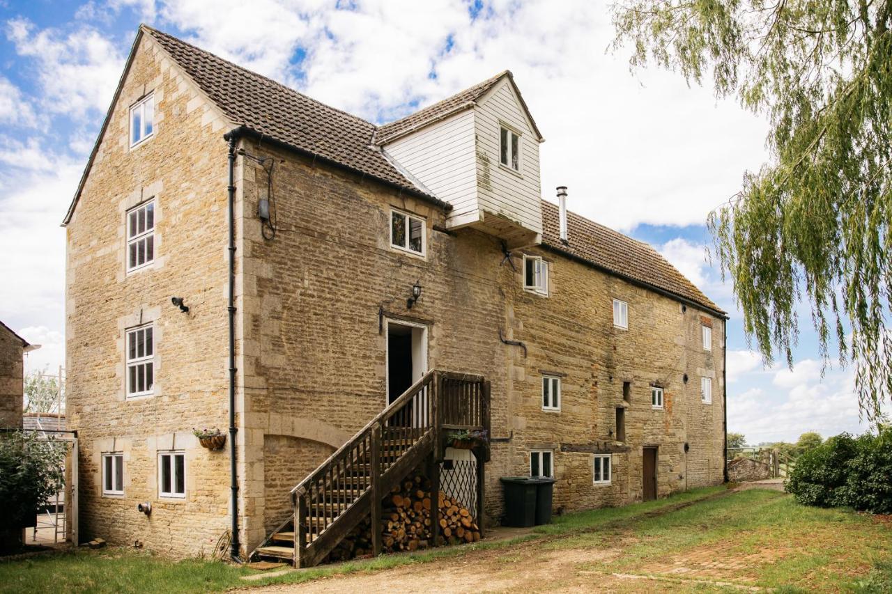 Fletland Mill And Holiday Hamlet 18th Century Watermill In Stunning Location Near Stamford — Peterborough