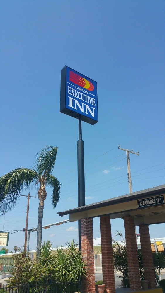 Sky Palace Inn and Suites Laredo - photo 35