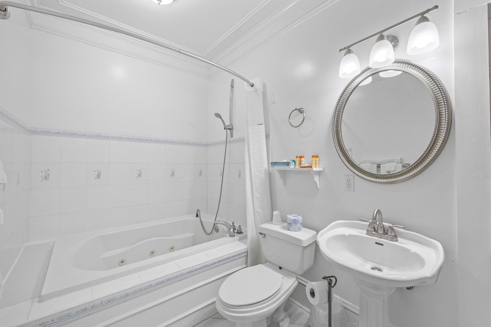 Coombs Inn and Suites - photo 34