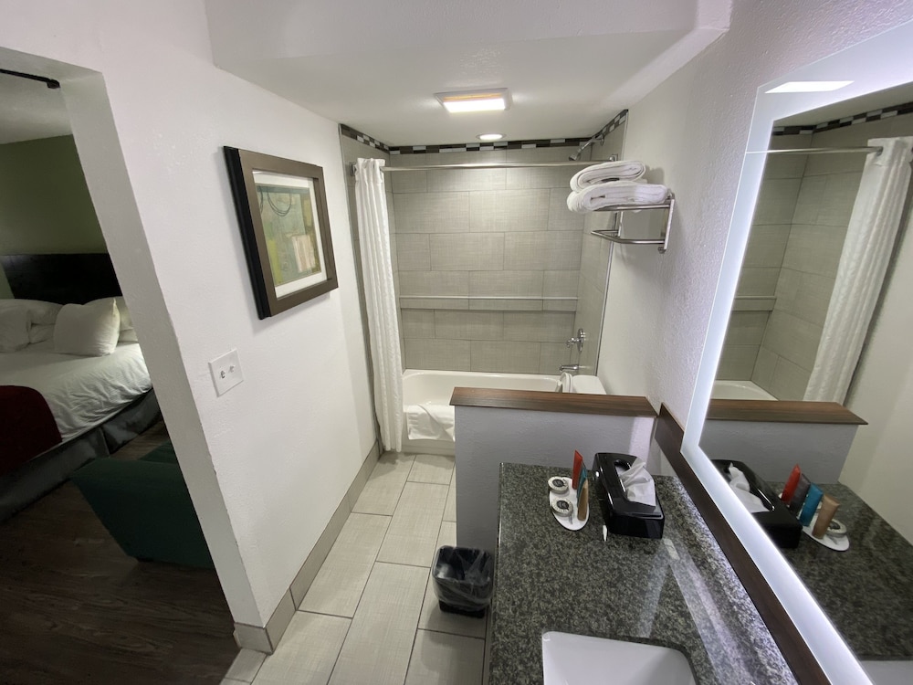 Lx Hotel Powered by ACW Circle - photo 21