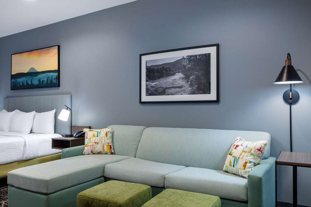 La Quinta Inn & Suites by Wyndham Centralia - photo 45