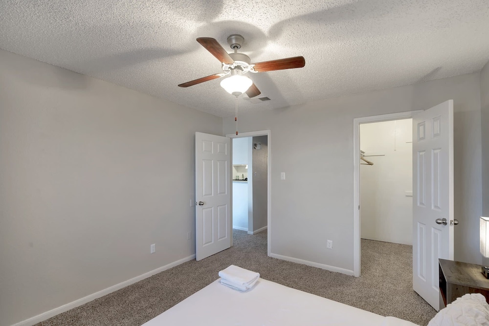 Relaxing Quaint 1BR in Heart of Midland - photo 5