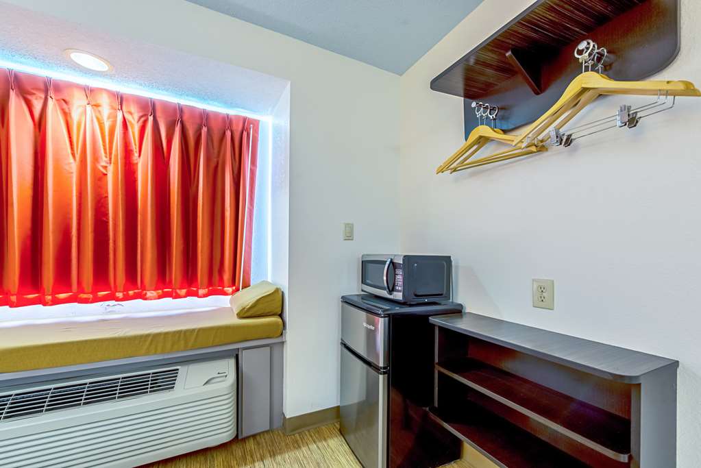 Motel 6 Indianapolis Carmel - photo 17