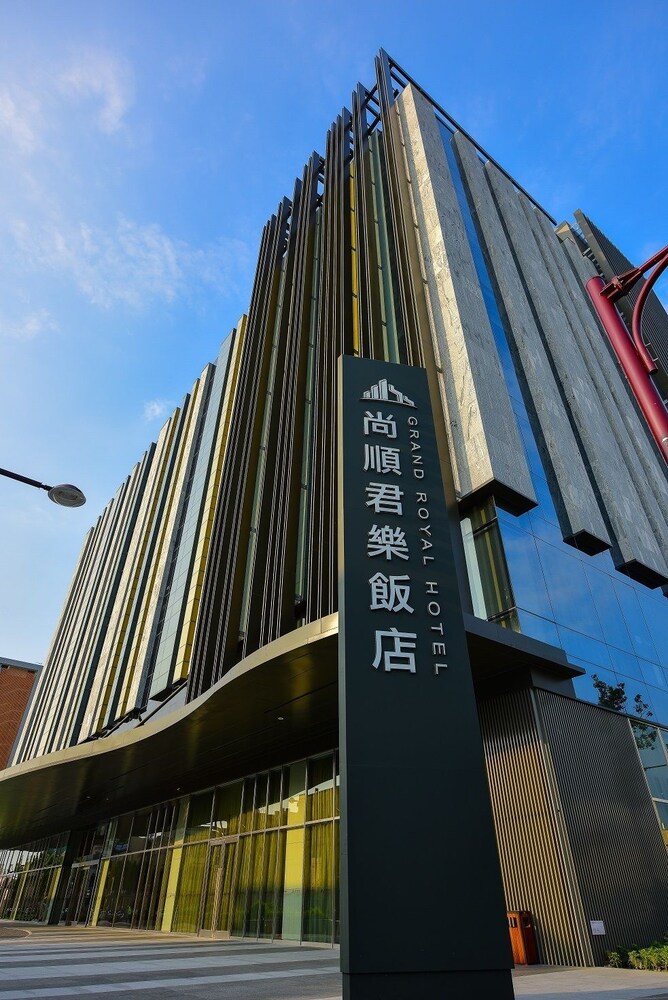 Grand Royal Hotel — 4-Star Luxury Hotel in Miaoli, Republic of China Taiwan
