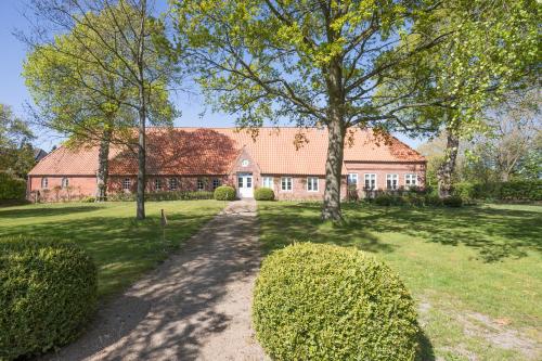 Hof Angelbur — 4-Star Luxury Hotel in Husum, Germany