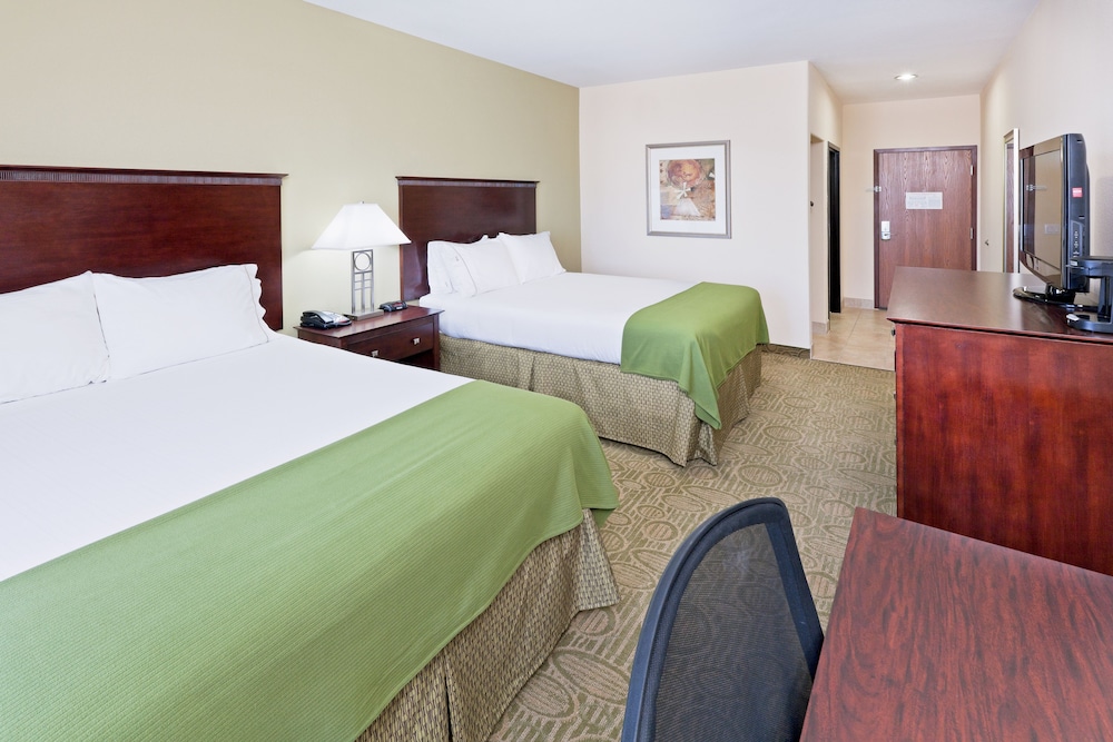Holiday Inn Express Hotel & Suites Brownfield by IHG - photo 9