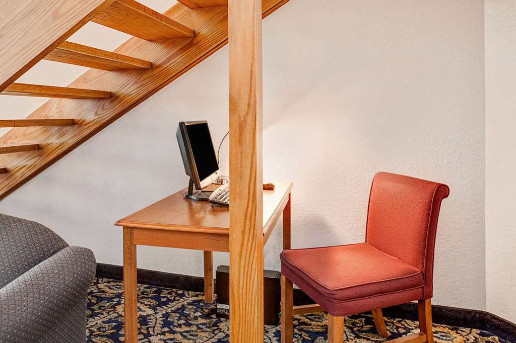 Super 8 by Wyndham Mahwah - photo 19