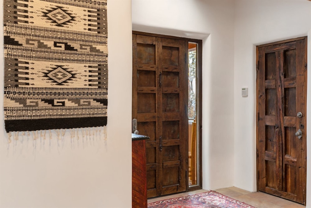 La Joya Spacious and Historic Downtown Jewel - photo 7